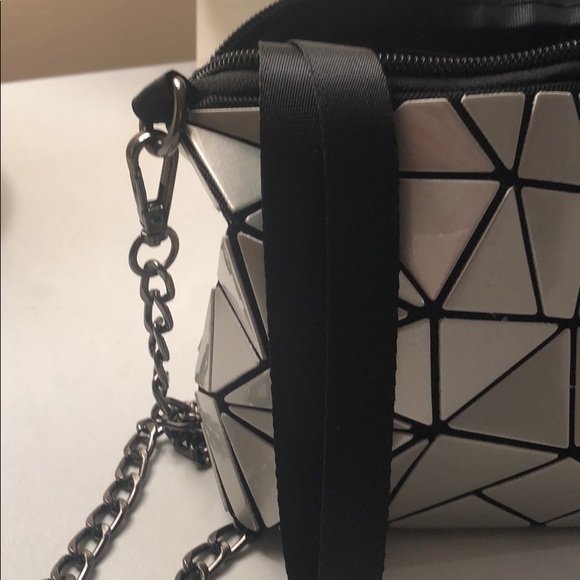 Metallic Silver Tote Bag NEW - Picture 3 of 3